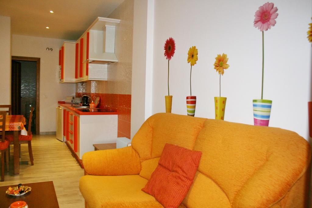 Apartamentos Turisticos Mirayuste Guadalupe  Cameră foto